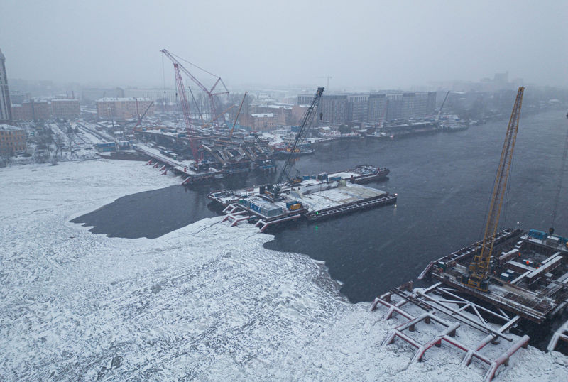 На строительстве Большого Смоленского моста за четыре ночи смонтирован пролет над Октябрьской набере...