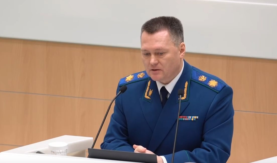 На активы "Саянскхимпласта" наложен арест. Что известно об иске Генпрокуратуры к владельцу крупнейше...
