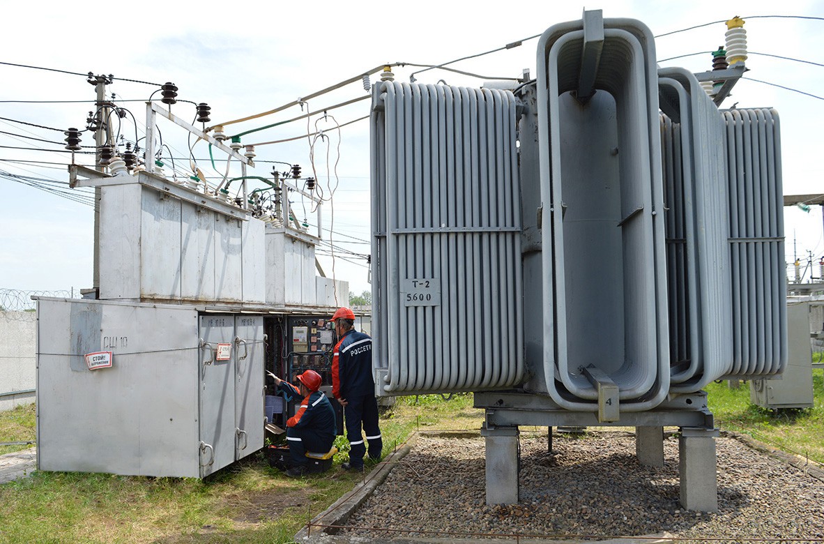 "Россети Кубань" ведет ремонт крупного энергоузла в Кавказском районе Кубани