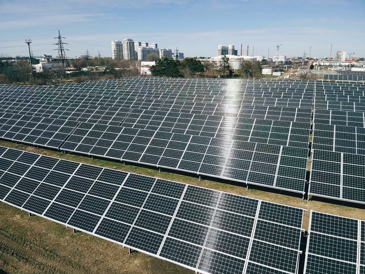 ГК Хевел построила для ЛУКОЙЛа третью солнечную электростанцию
