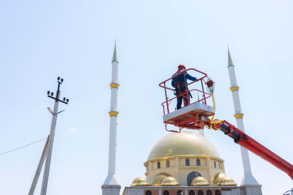 "Россети Северный Кавказ" на благотворительных началах построили ЛЭП для электроснабжения сельской мечети в Ингушетии